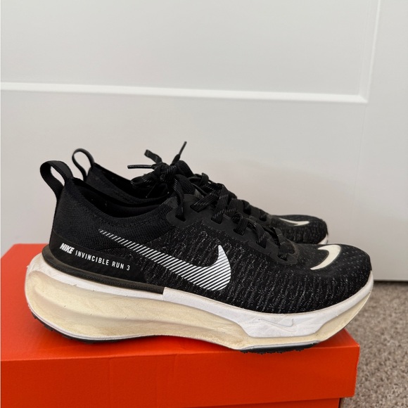 Nike Black Running Shoes - Invincible Run 3 - Picture 3 of 6